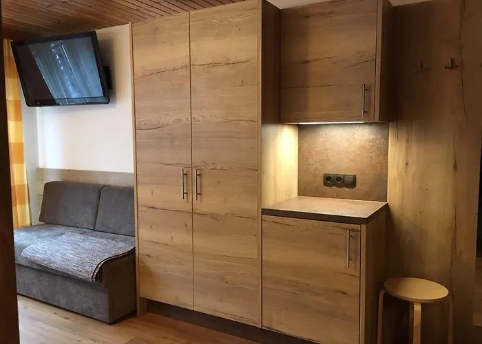 Haus Kirschner בית הארחה